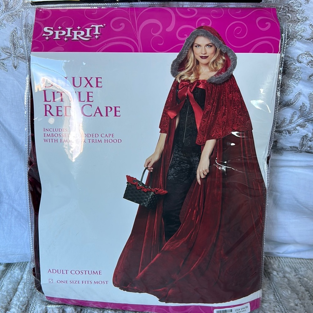 SPIRIT Deluxe Little Red Cape